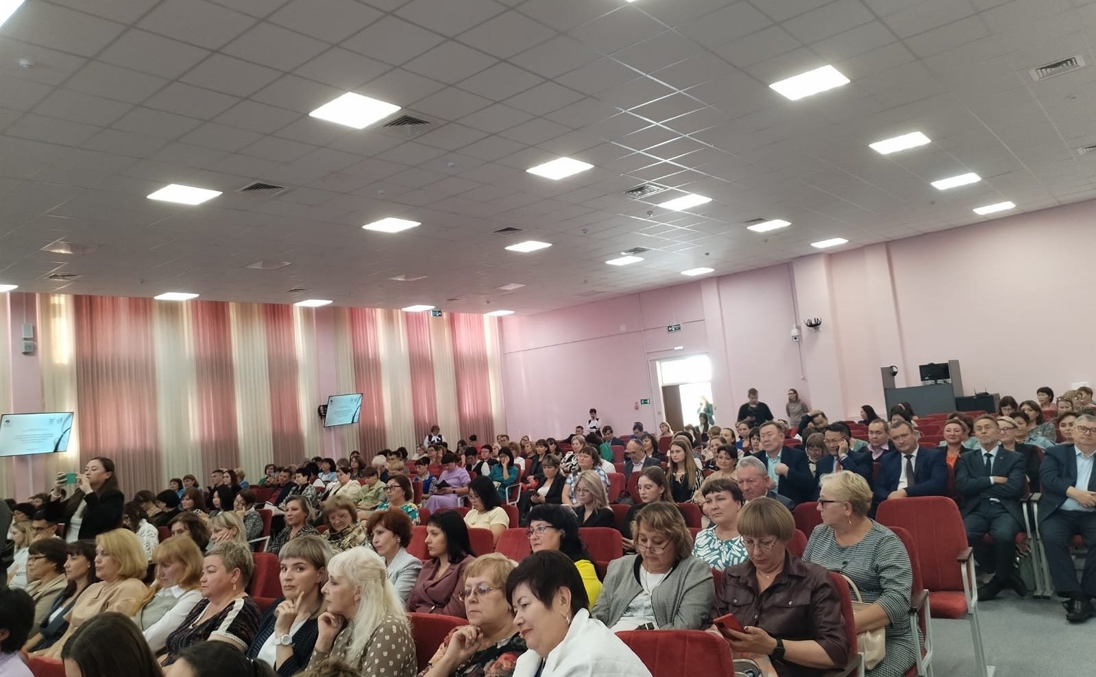 Сергей Михайлов выступил на традиционной августовской краевой конференции педагогов в Чите