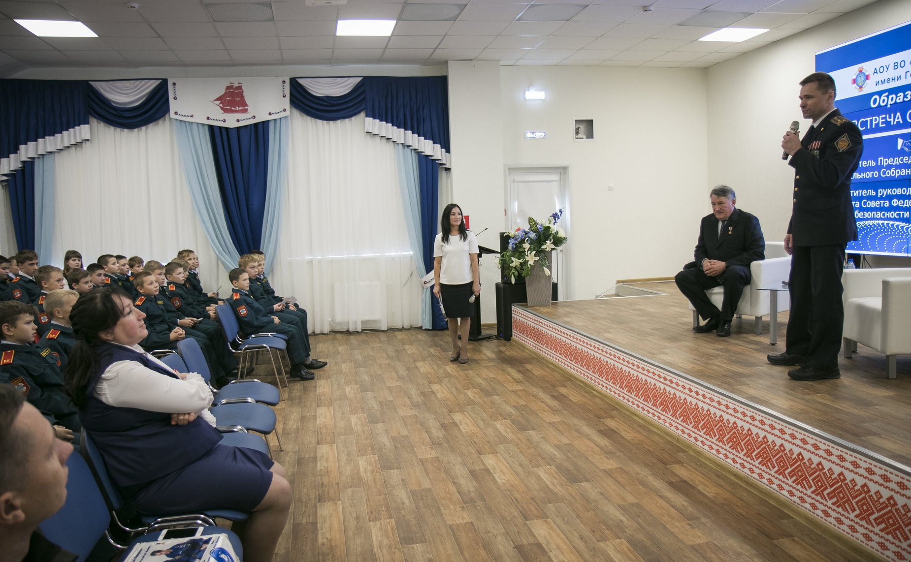 Ю. Воробьев провел урок патриотического воспитания в Кадетской школе «Корабелы Прионежья»