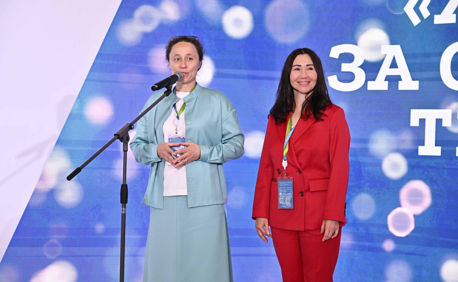 IV Евразийский женский форум. Презентация нового вида ткани, разработанной участниками проекта Совета ЕЖФ «Женщины в легкой промышленности»