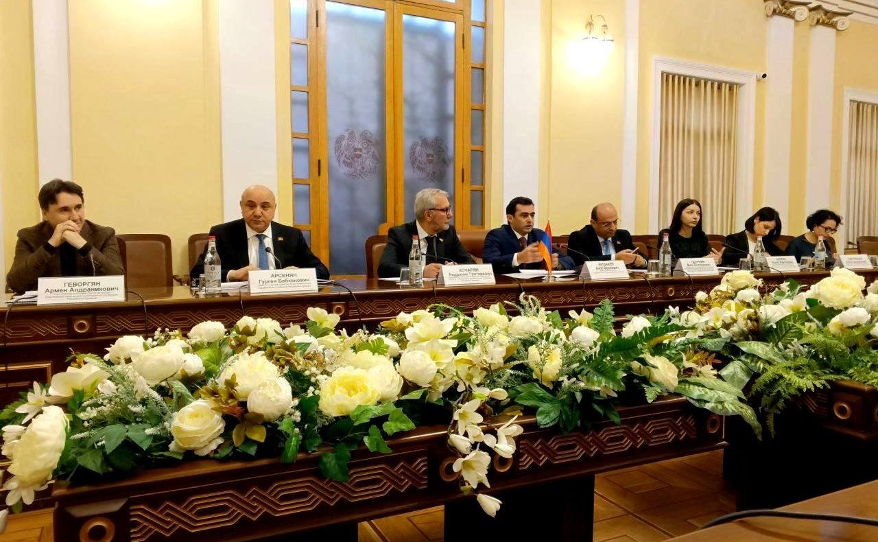Встреча сопредседателей Межпарламентской комиссии по сотрудничеству Федерального Собрания Российской Федерации и Национального Собрания Республики Армения Юрия Воробьева и Акоба Аршакяна