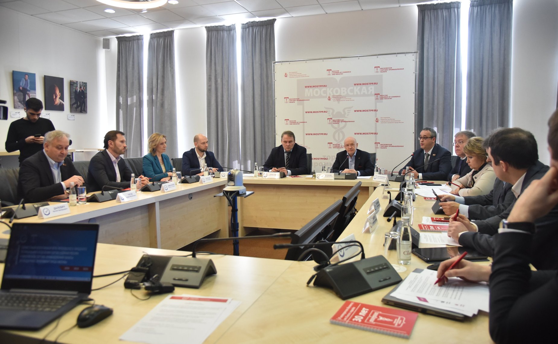 Инна Святенко приняла участие в мероприятии, посвященном вопросам поддержки городской экономики в условиях санкций