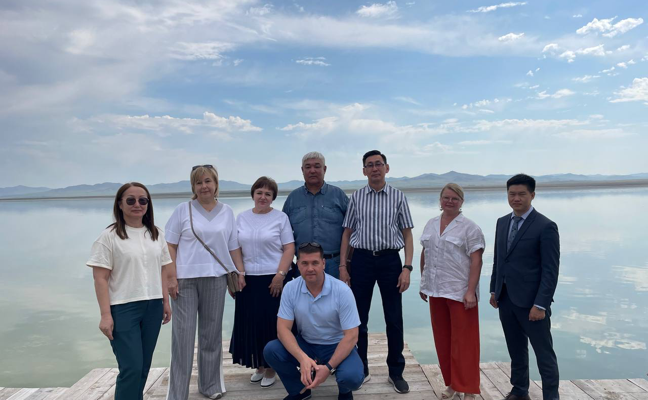 Комитет СФ по социальной политике провел в Республике Тыва выездное совещание с участием главы региона Владислава Ховалыга, представителей федеральных и региональных органов исполнительной власти