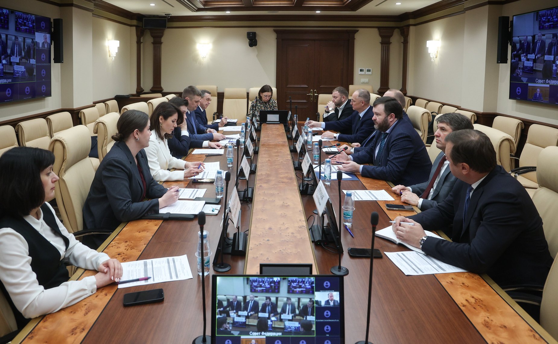 Совещание Комитета Совета Федерации по экономической политике «О мерах государственной поддержки предприятий машиностроения в условиях санкционного давления и падения производства»