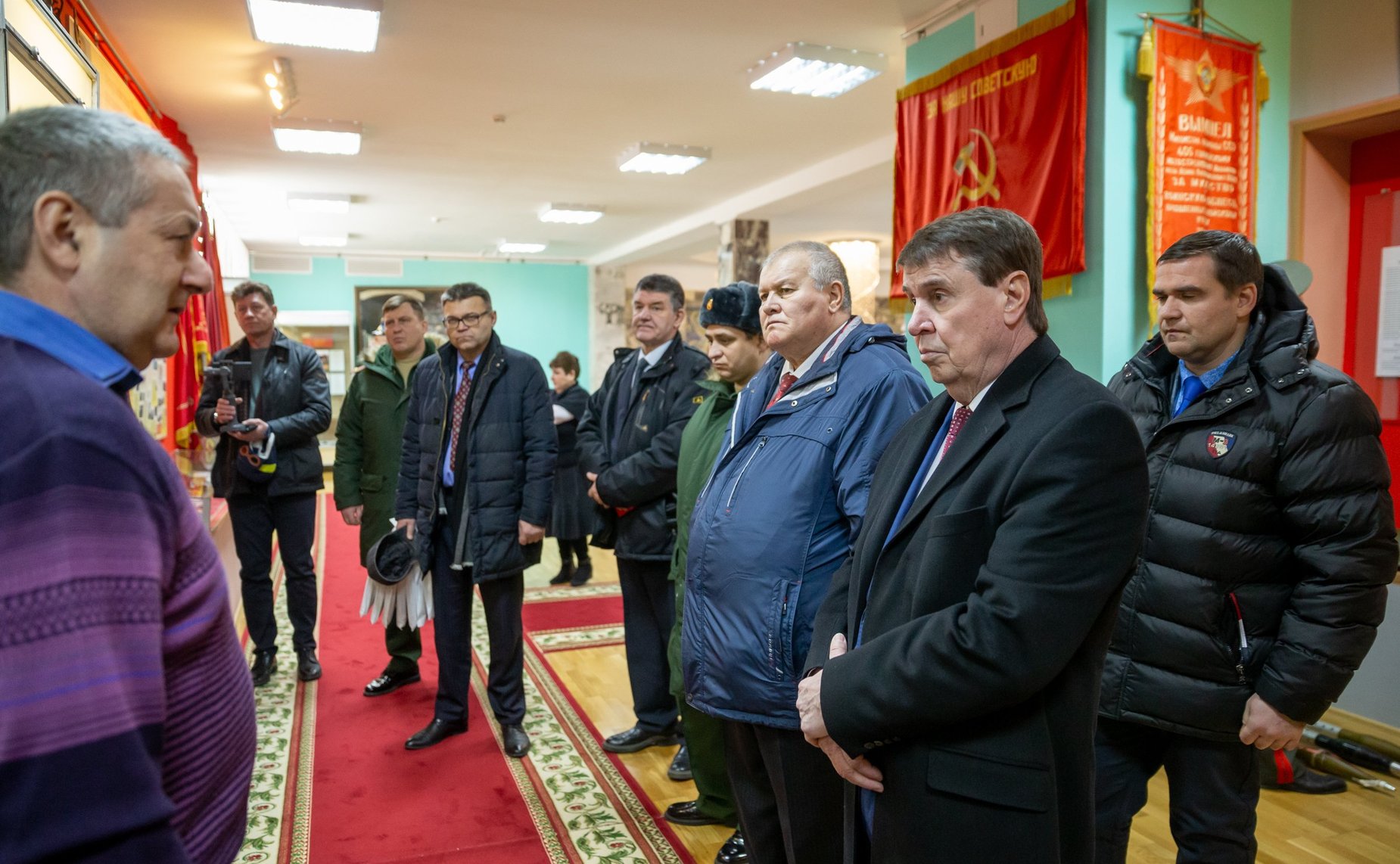 Встреча воинов гвардейского самоходного артиллерийского Симферопольского Краснознамённого орденов Суворова, Кутузова и Александра Невского полка с делегацией крымских шефов