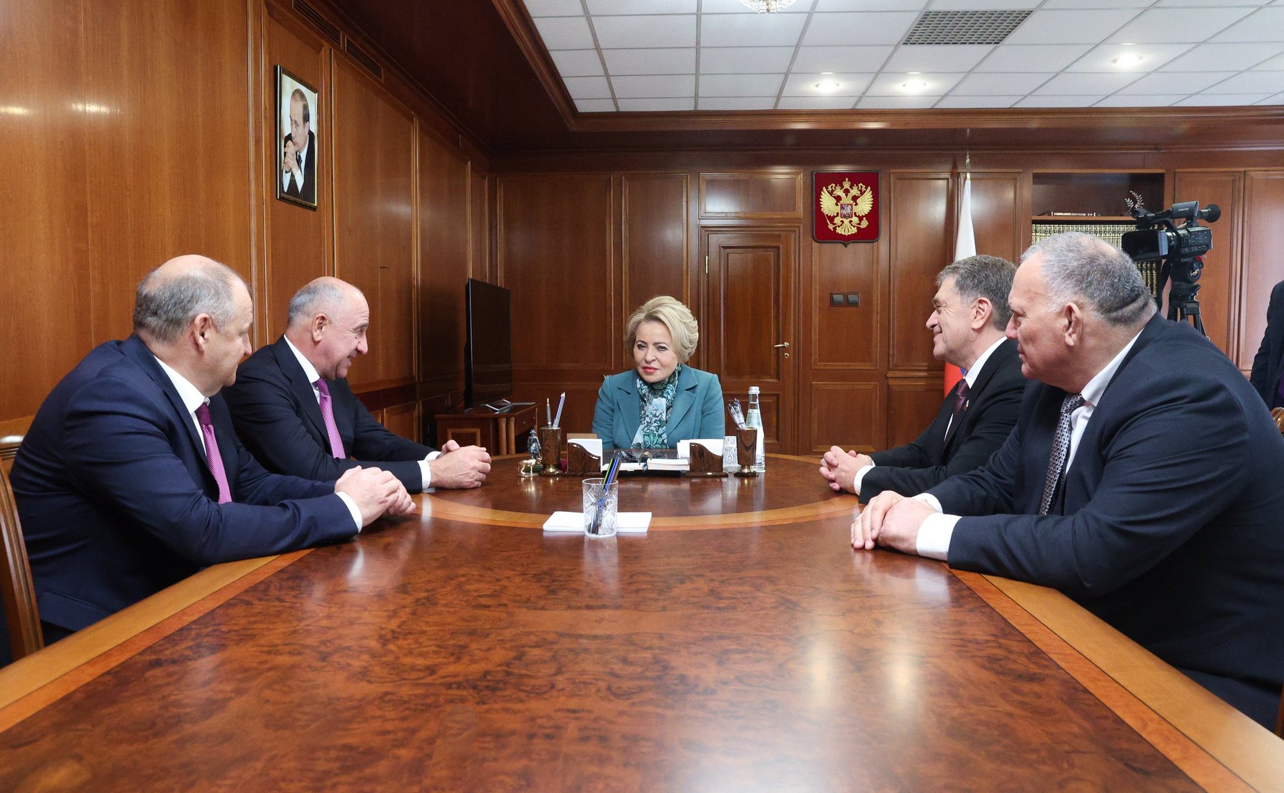 Валентина Матвиенко обсудила с руководством Карачаево-Черкесской Республики вопросы социально-экономического развития региона