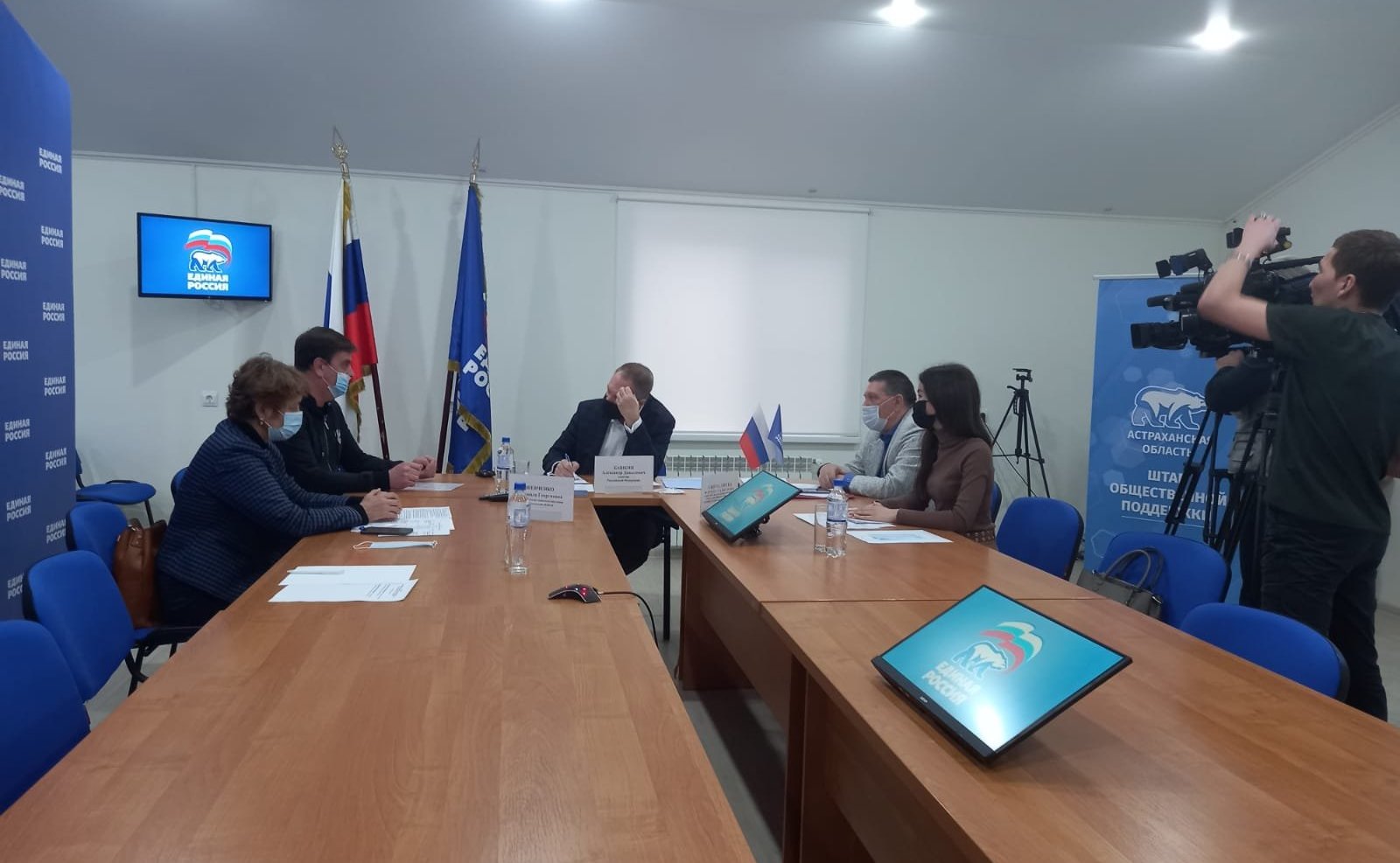 Александр Башкин в ходе региональной недели провел прием жителей г. Астрахани по личным и общим вопросам