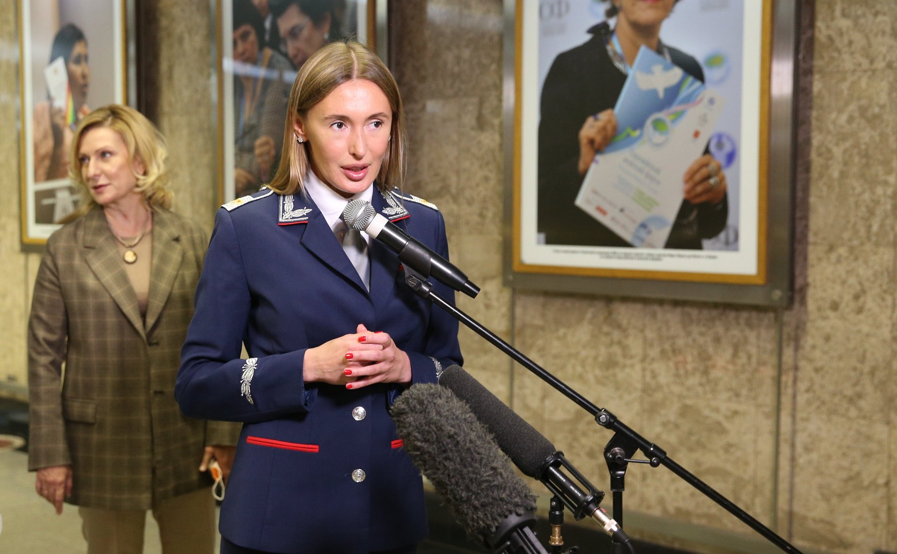 В Москве на станции метро «Выставочная» открылась фотовыставка «Женский взгляд на мировые проблемы»