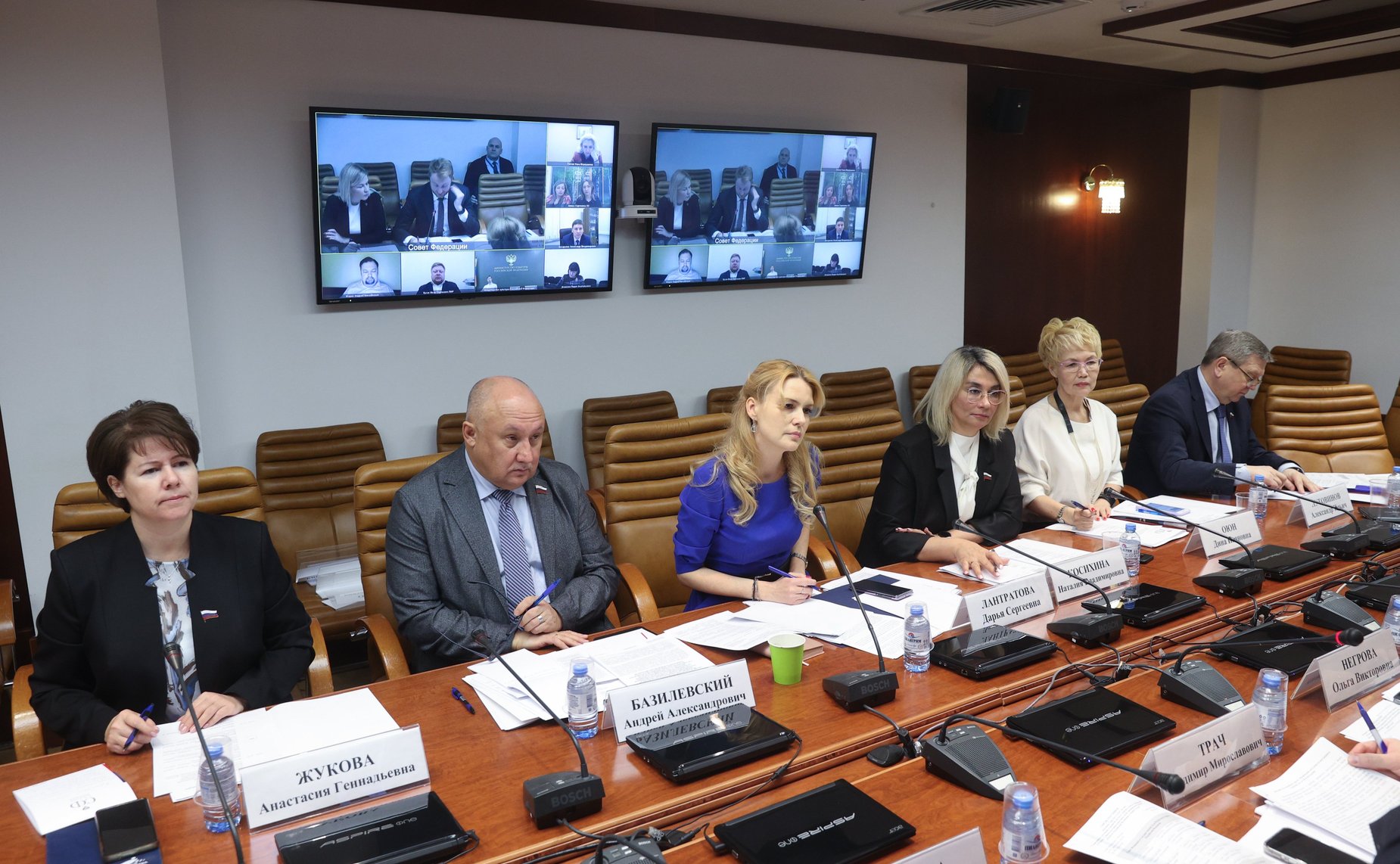 Круглый стол на тему «Современное состояние и развитие детского туризма, отдыха и оздоровления в России. Социокультурная адаптация детей, проживающих в новых субъектах РФ, в период отдыха»