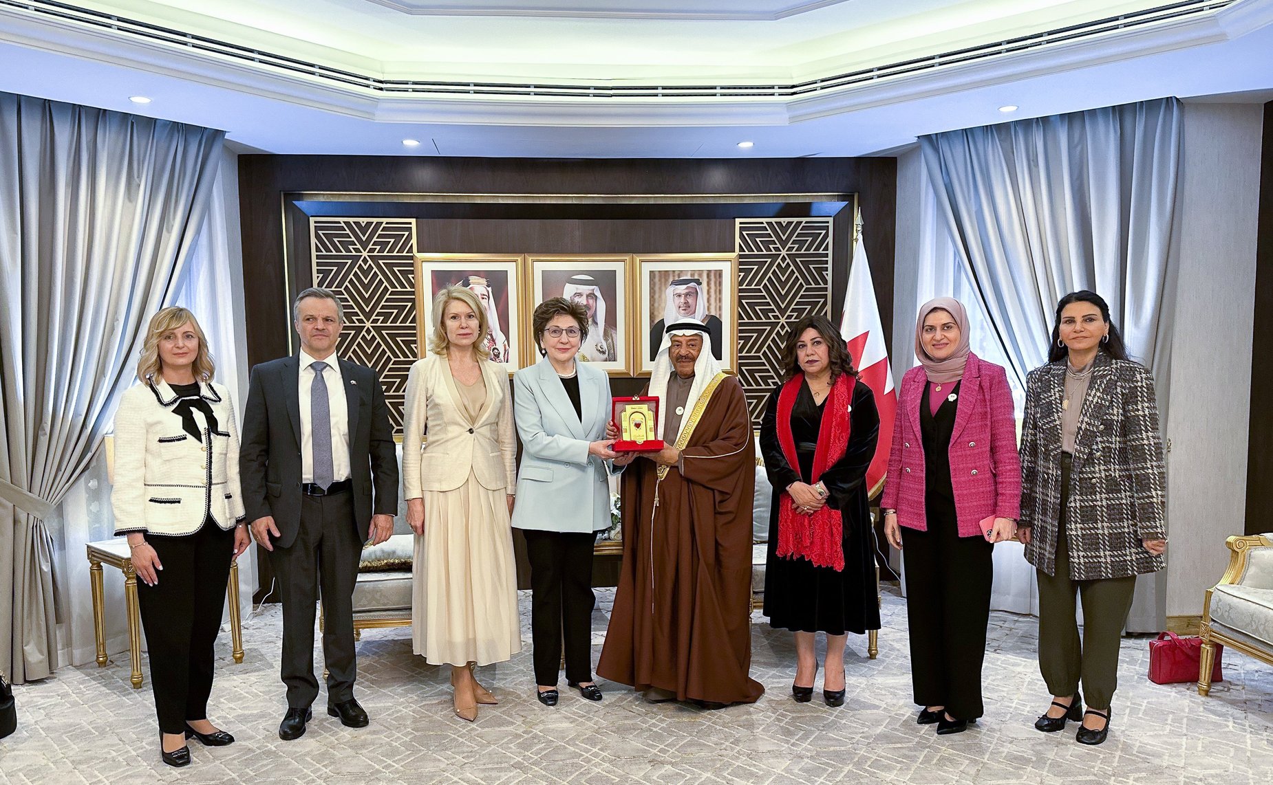 На полях Международного женского экономического форума в Бахрейне Галина Карелова провела ряд двусторонних встреч