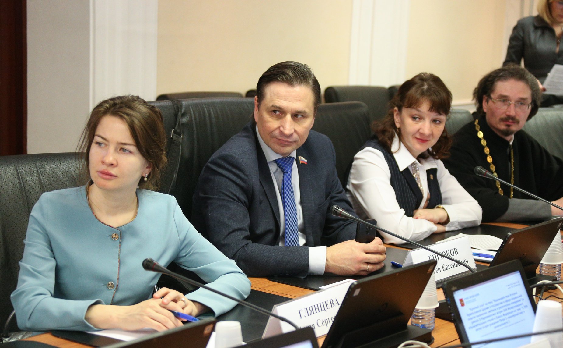 «Круглый стол» на тему «Взаимодействие Русской Православной Церкви и государства в сфере социальной защиты населения: светское и религиозное измерение»