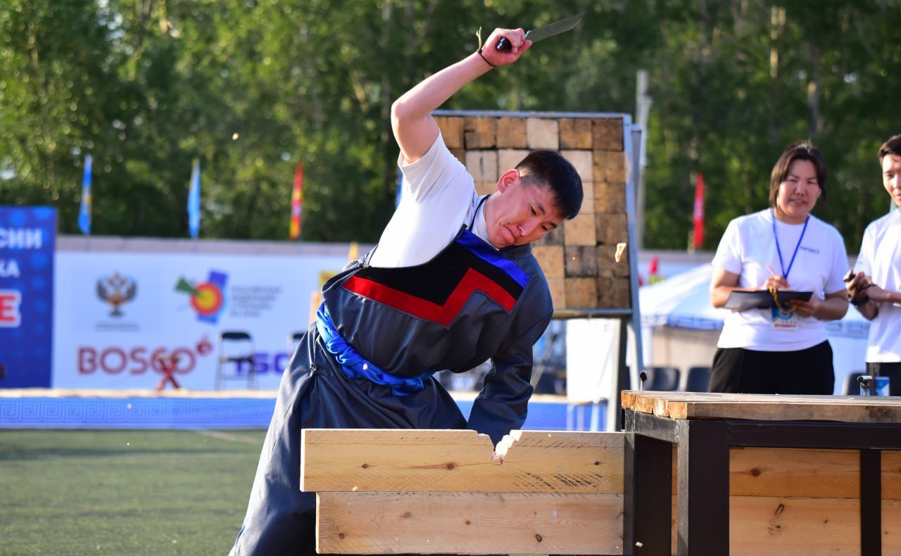 Баир Жамсуев приветствовал участников и гостей Первенства России по стрельбе из лука