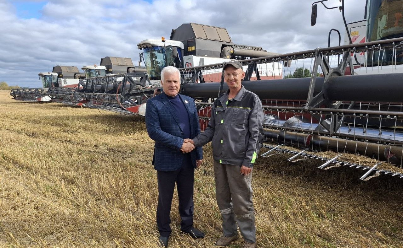 Сергей Мартынов побывал в Сернурском районе республики – на полях козьей фермы «Лукоз», побеседовал с земледельцами