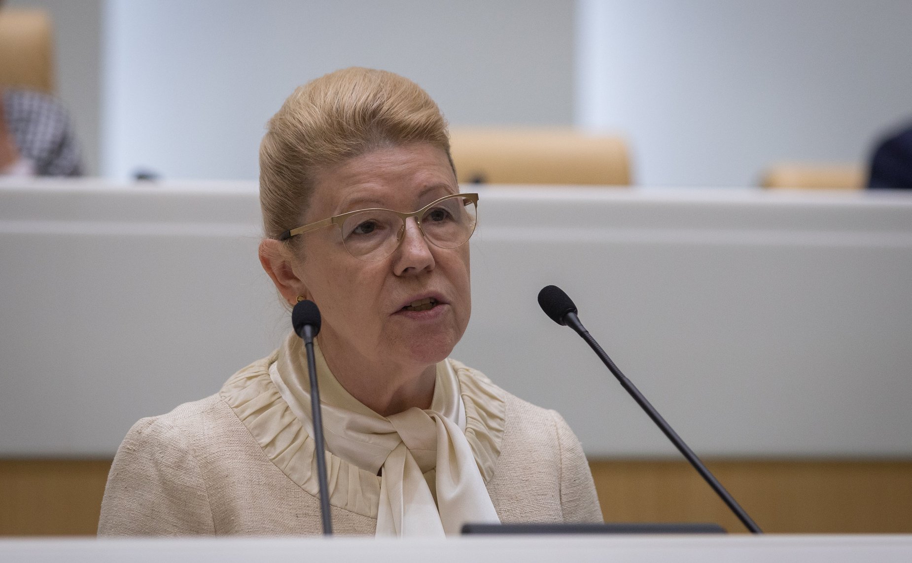 Елена Мизулина