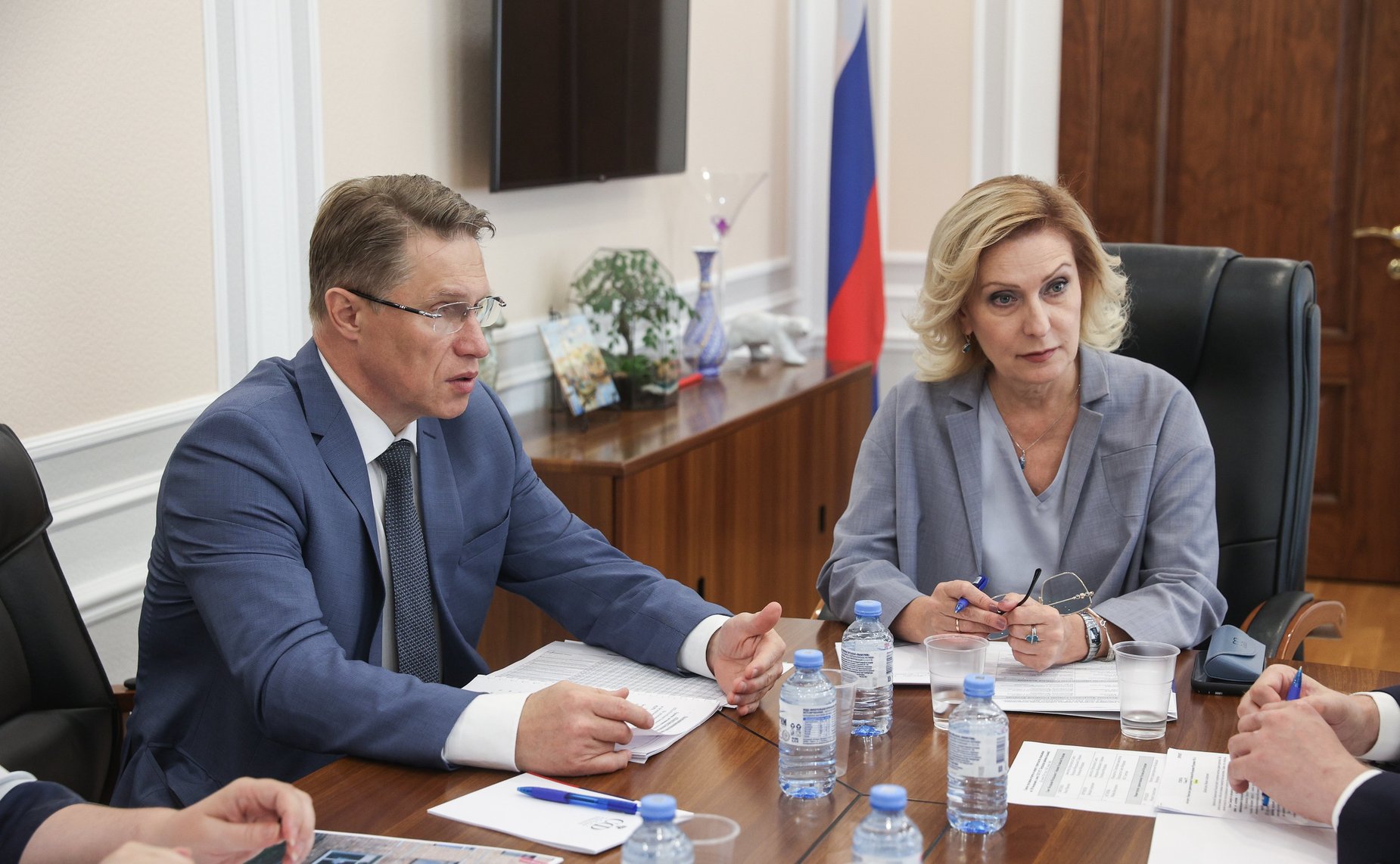 Инна Святенко провела рабочее совещание с Министром здравоохранения Российской Федерации Михаилом Мурашко и главой Республики Хакасия Валентином Коноваловым