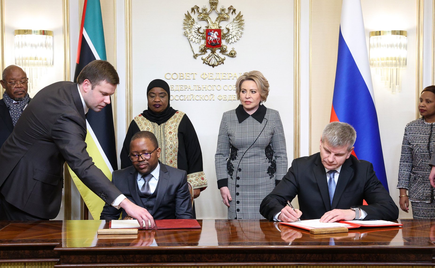 В рамках встречи подписано Соглашение о сотрудничестве между Аппаратом Совета Федерации и Генеральным секретариатом Ассамблеи Республики Мозамбик