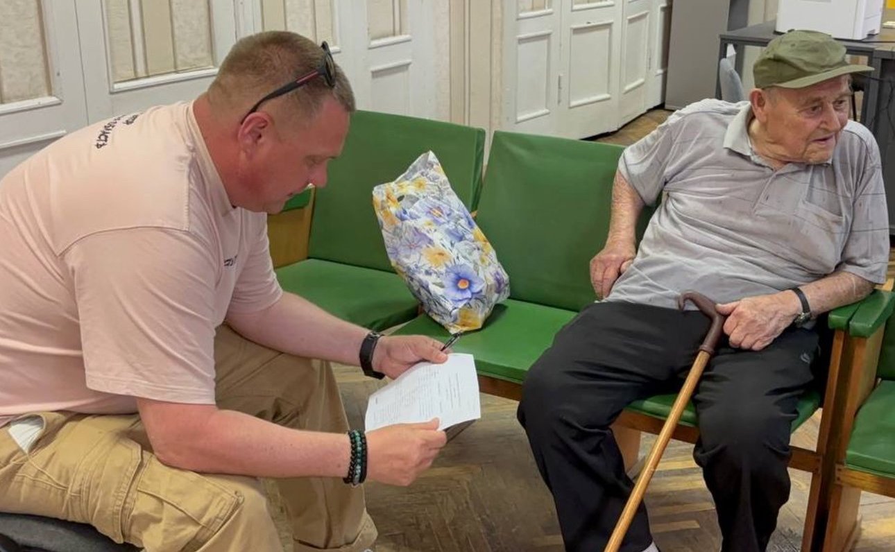 Игорь Кастюкевич провел прием по личным вопросам в пгт Новотроицкое Херсонской области