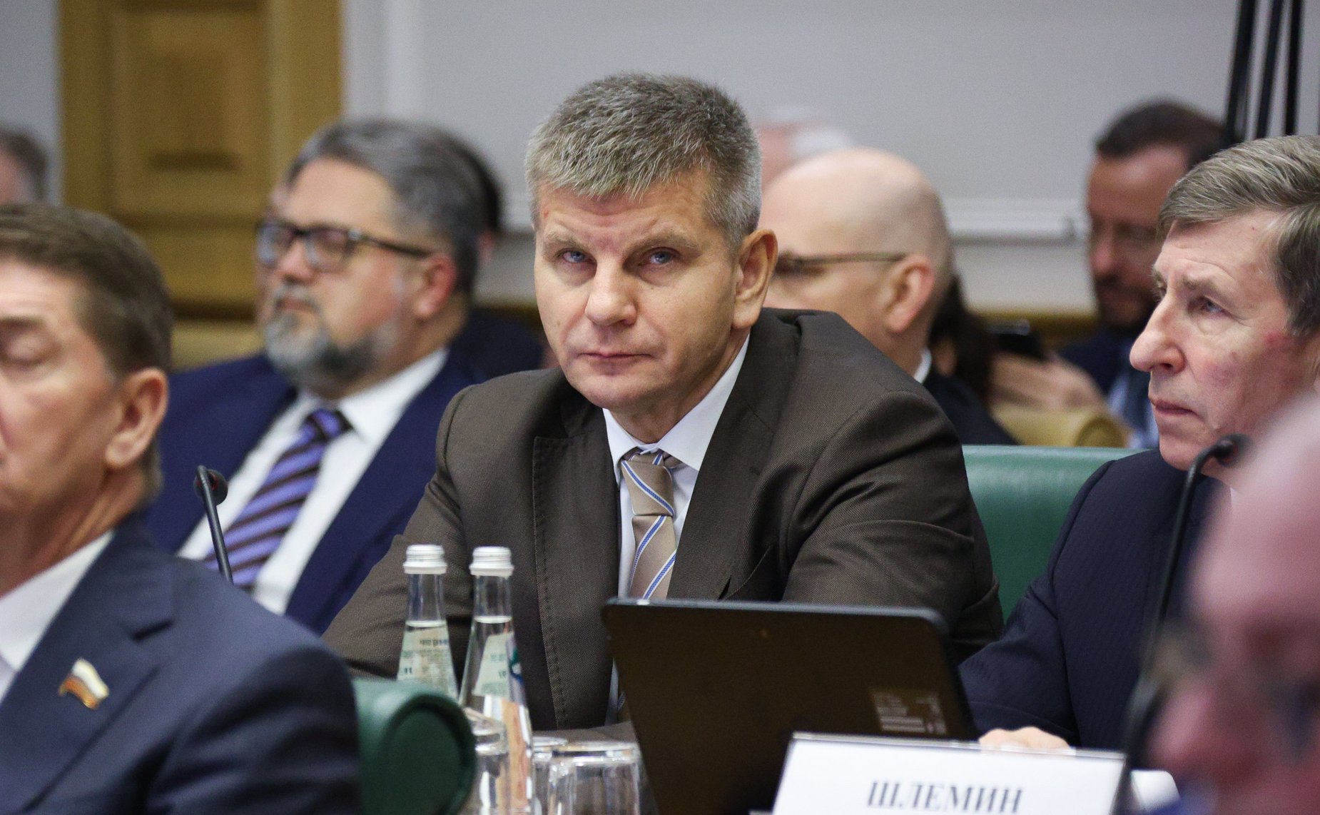 Геннадий Голов