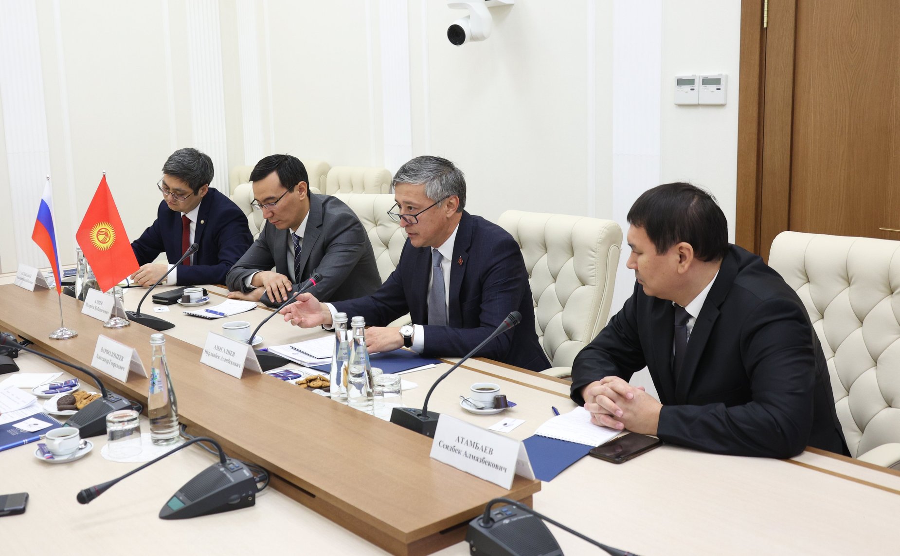 Встреча первого заместителя председателя Комитета СФ по социальной политике Александра Варфоломеева с заместителем Председателя Жогорку Кенеша Киргизской Республики