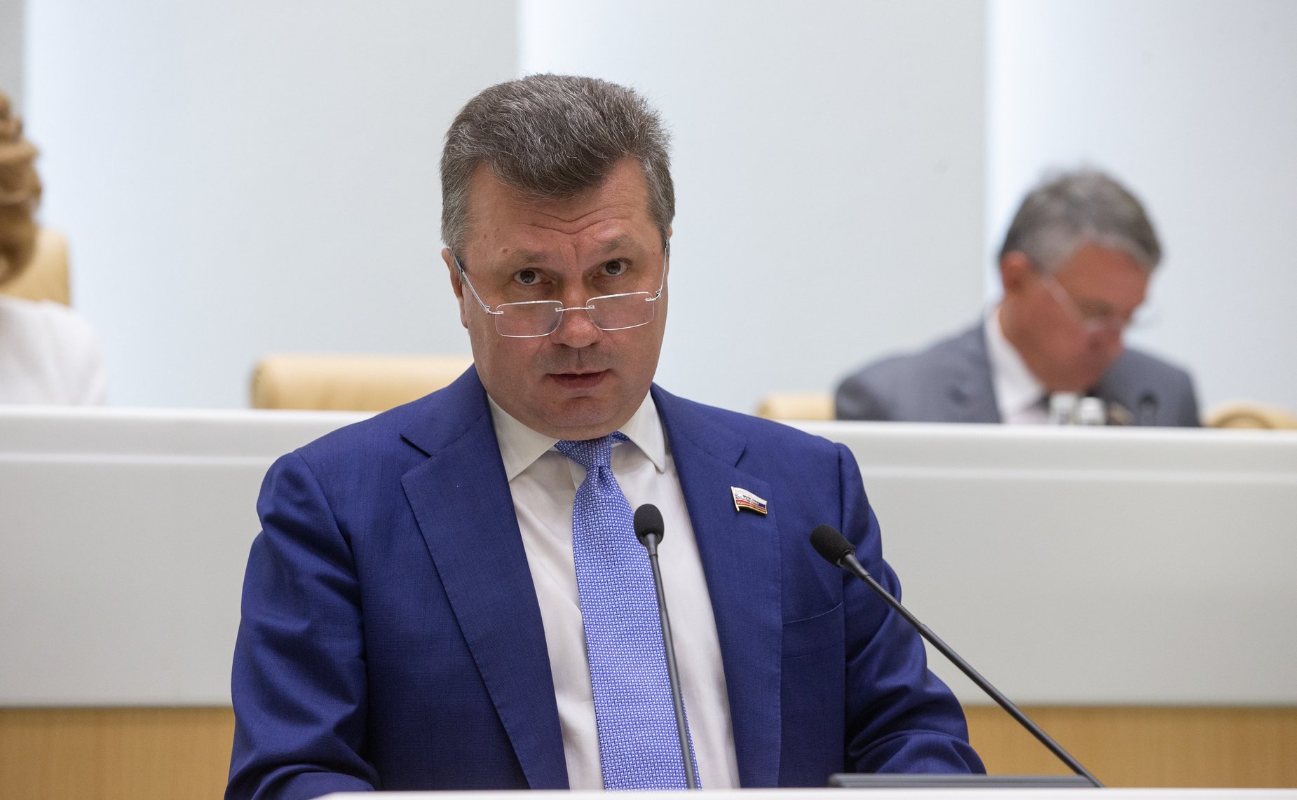 В. Васильев