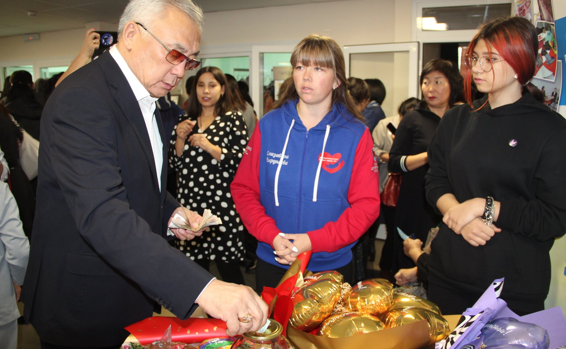 Баир Жамсуев принял участие в прошедшем в регионе благотворительном концерте в поддержку участников спецоперации
