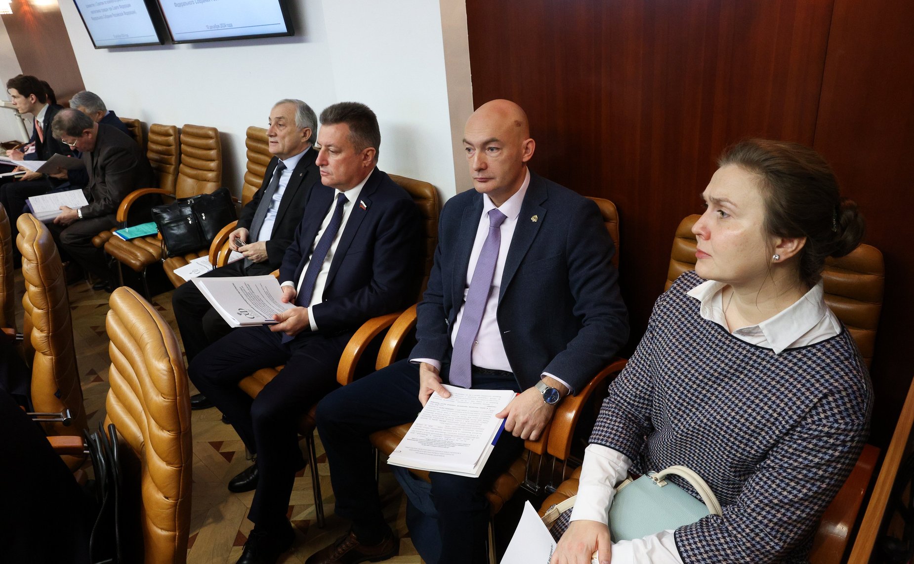 Круглый стол Комитета СФ по обороне и безопасности совместно с Советом по военно-патриотическому воспитанию граждан при СФ