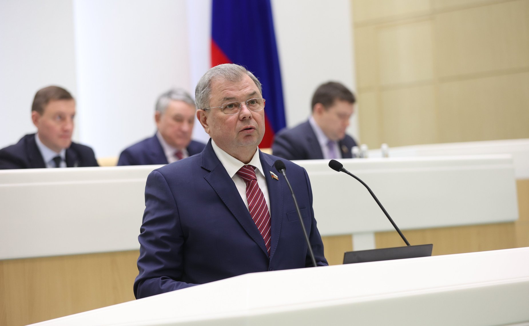 Анатолий Артамонов