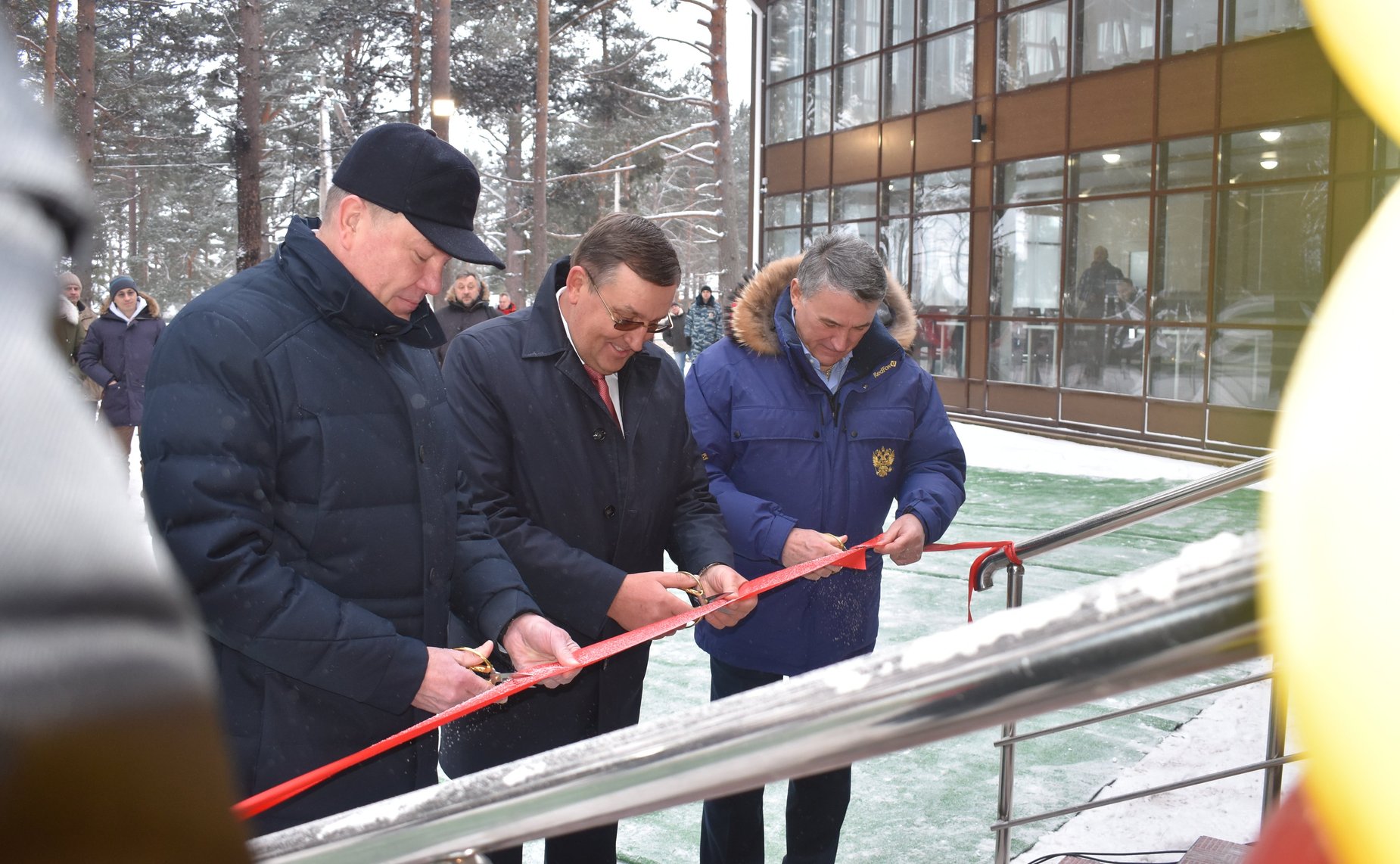 Вице-спикер принял участие в обсуждении путей развития Образовательного центра – кадетской школы «Корабелы Прионежья», а также дал старт гонке «Лыжня России»