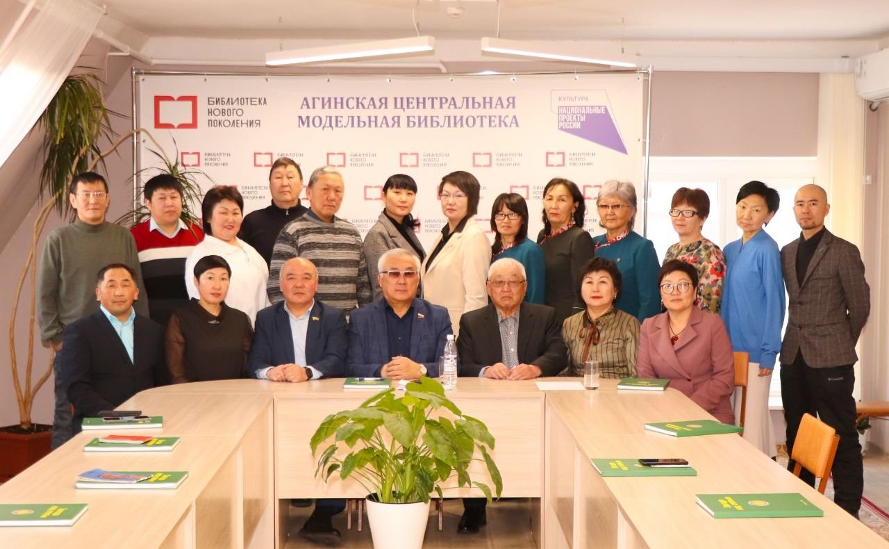 Баир Жамсуев встретился в Агинском с представителями СМИ