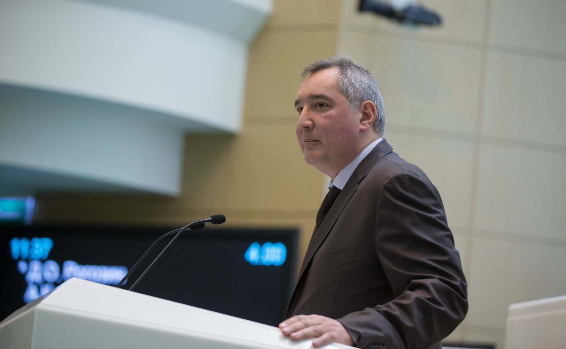 Д. Рогозин на 387-м заседании СФ