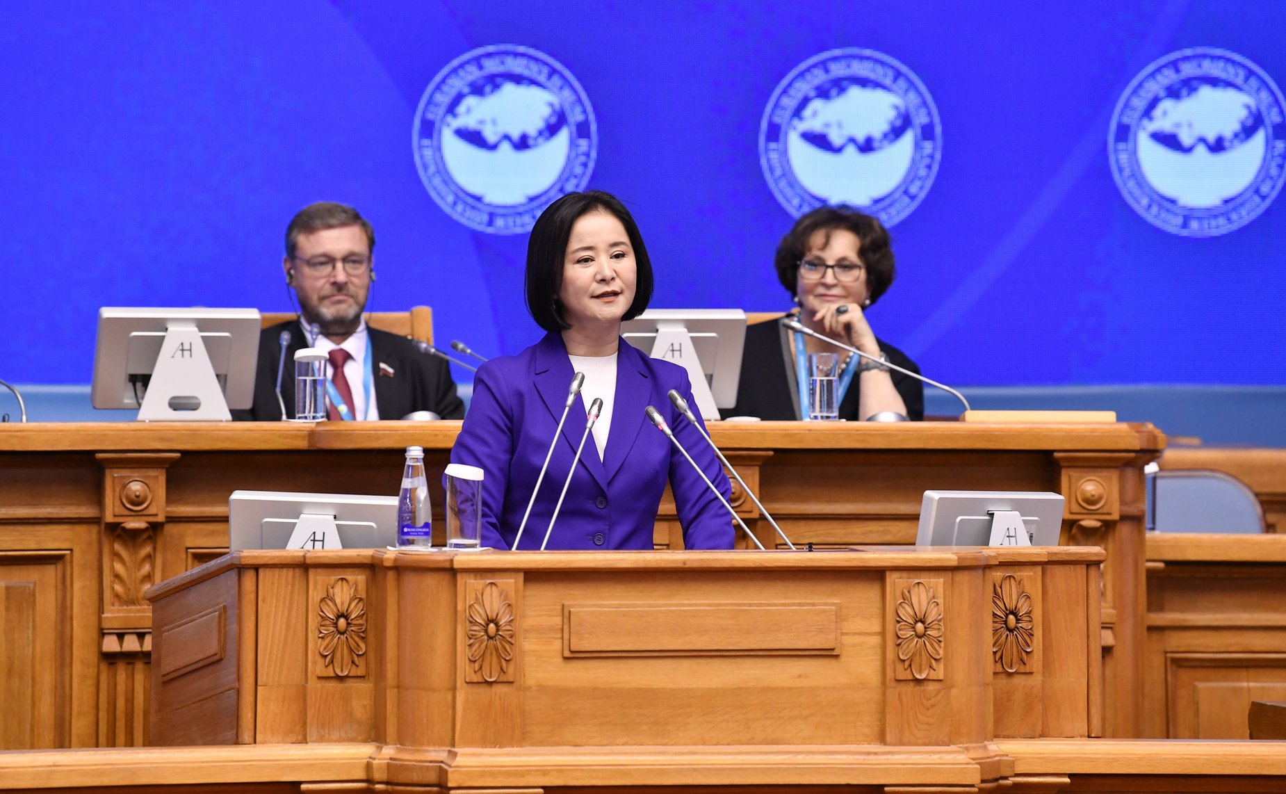 Пленарное заседание – межпарламентского диалога «Миссия женщин в развитии дипломатии мира и доверия»