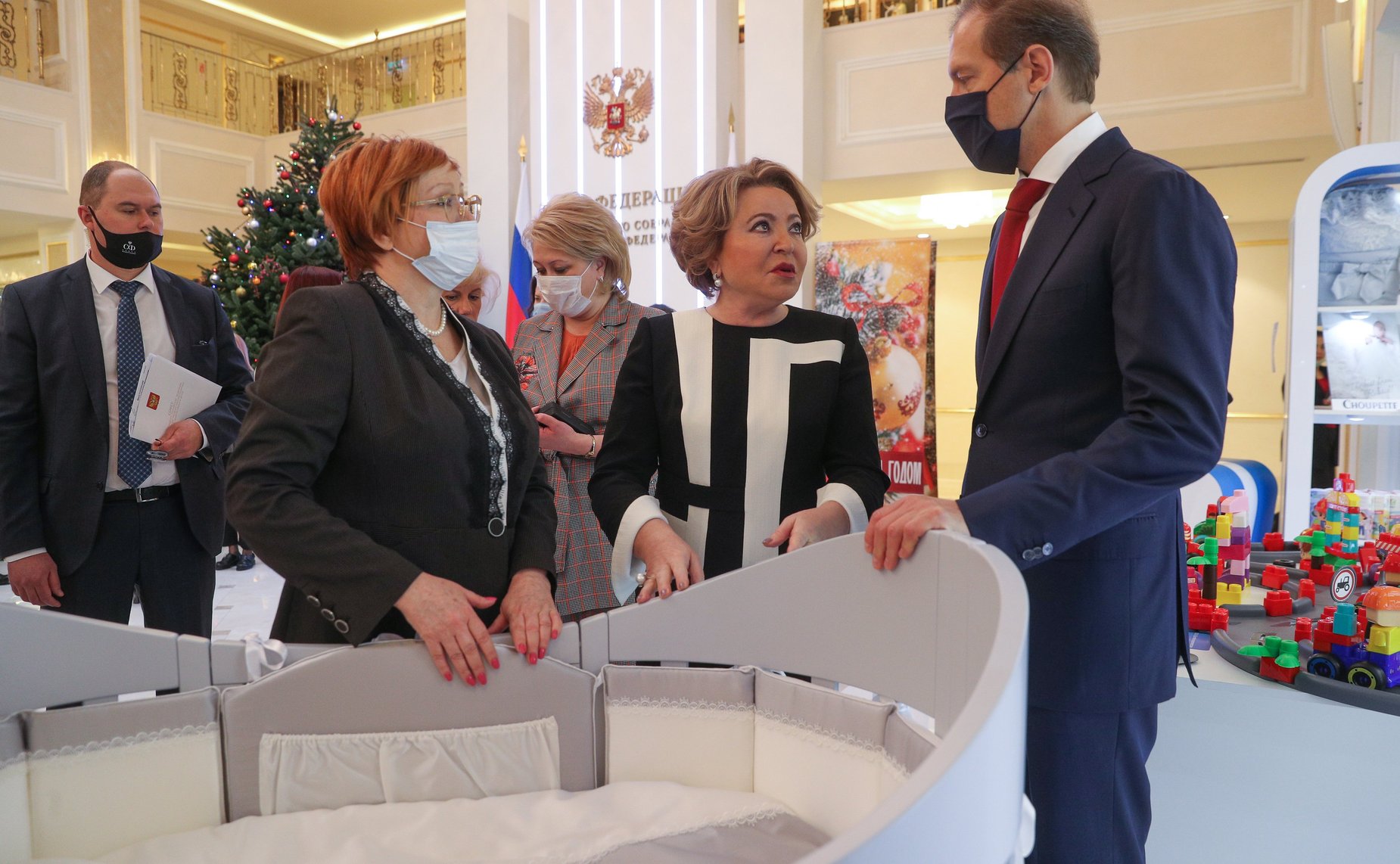 Открытие в Совете Федерации выставки детских товаров российских предприятий