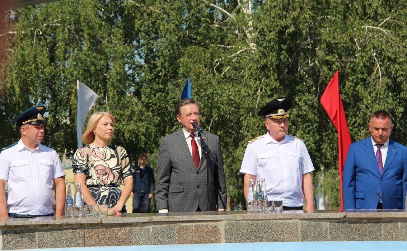 Сергей Рябухин в ходе рабочей поездки в регион принял участие в торжественной церемонии вручения дипломов выпускникам Ульяновского института гражданской авиации имени главного маршала авиации Б.П. Бугаева