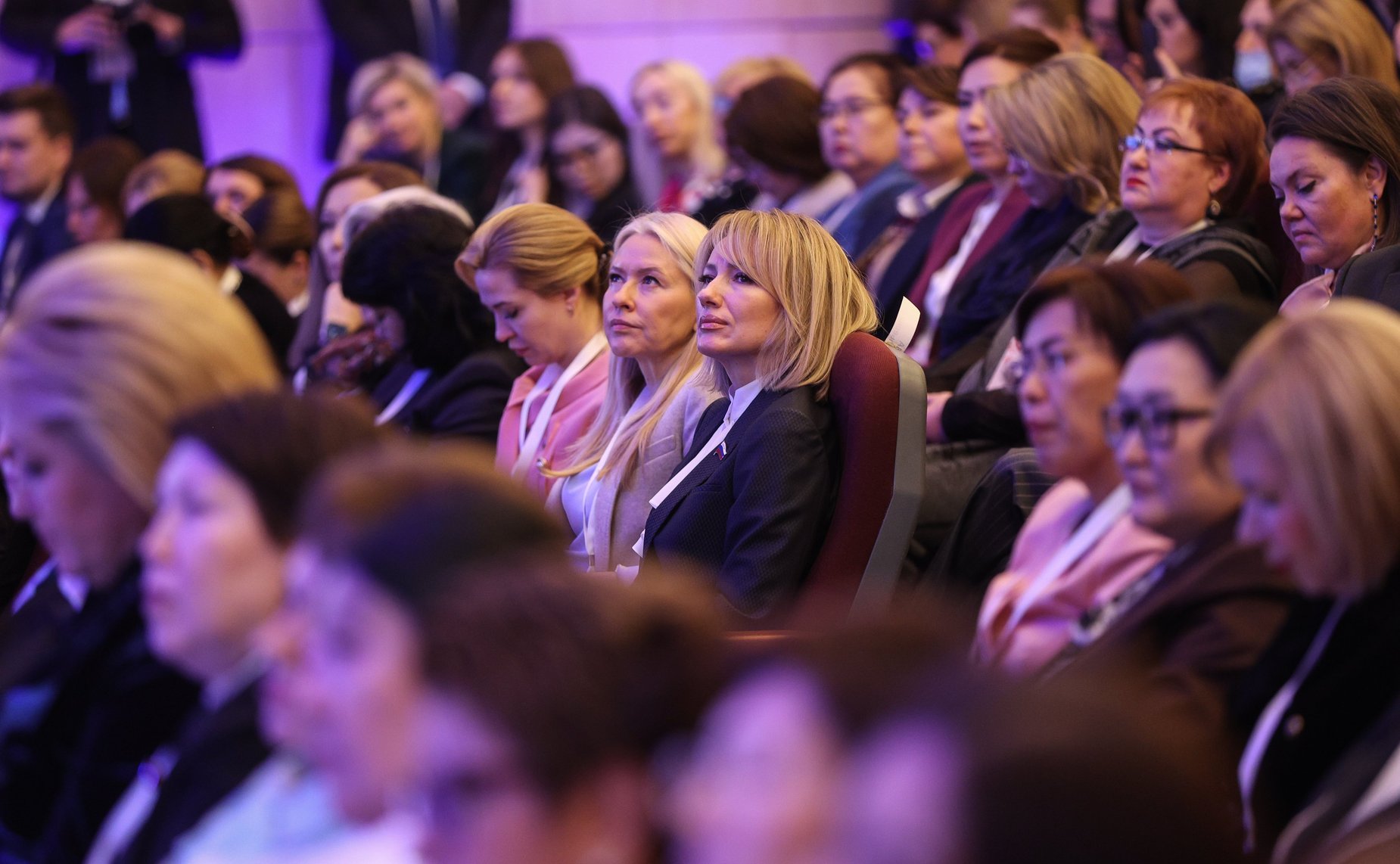 Пленарное заседание Первого Российско-Киргизского женского форума «Диалог женщин России и Кыргызстана во имя будущего»