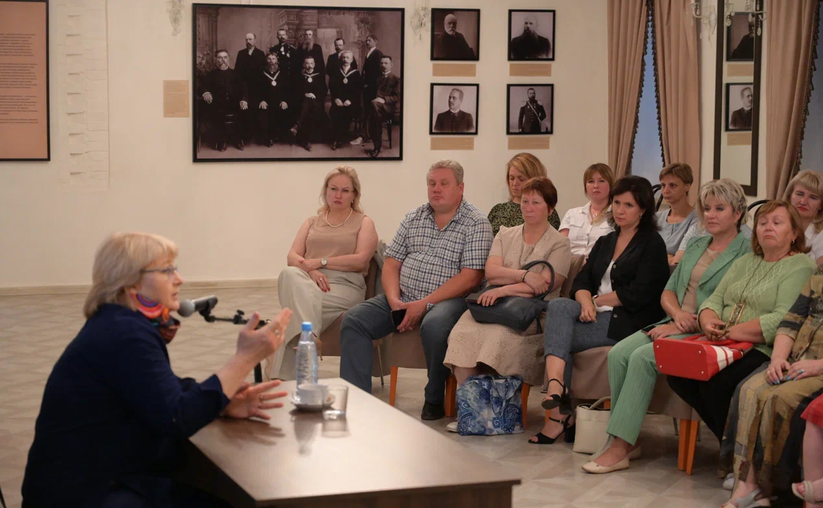 Маргарита Павлова обсудила с представителями общественности региона законодательные инициативы по изменению семейной политики России