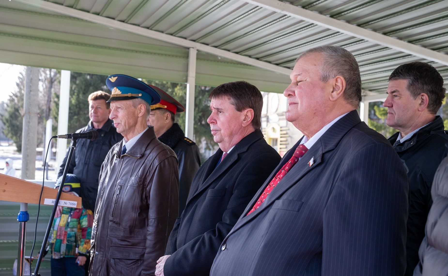 Встреча воинов гвардейского самоходного артиллерийского Симферопольского Краснознамённого орденов Суворова, Кутузова и Александра Невского полка с делегацией крымских шефов