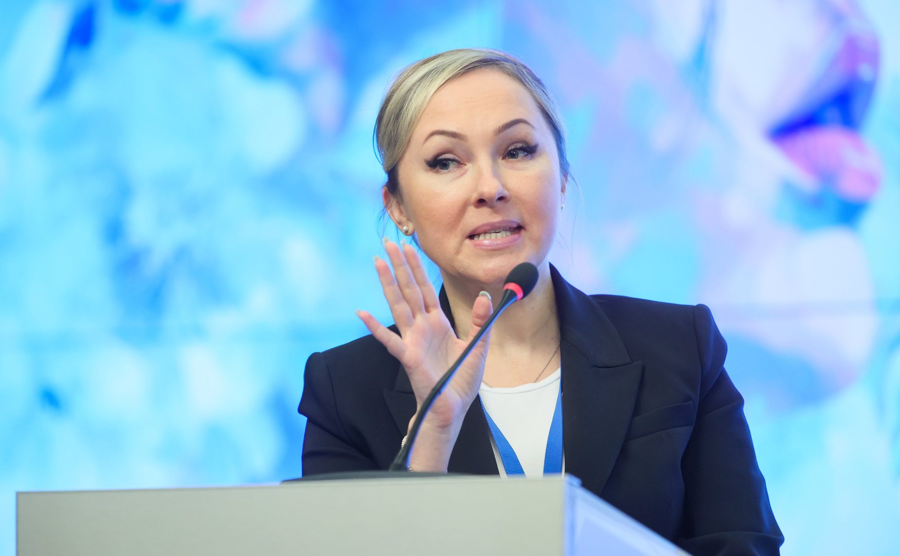 XI заседание Дискуссионного клуба им. В.Г. Змазовой: «Красота в женских руках!»