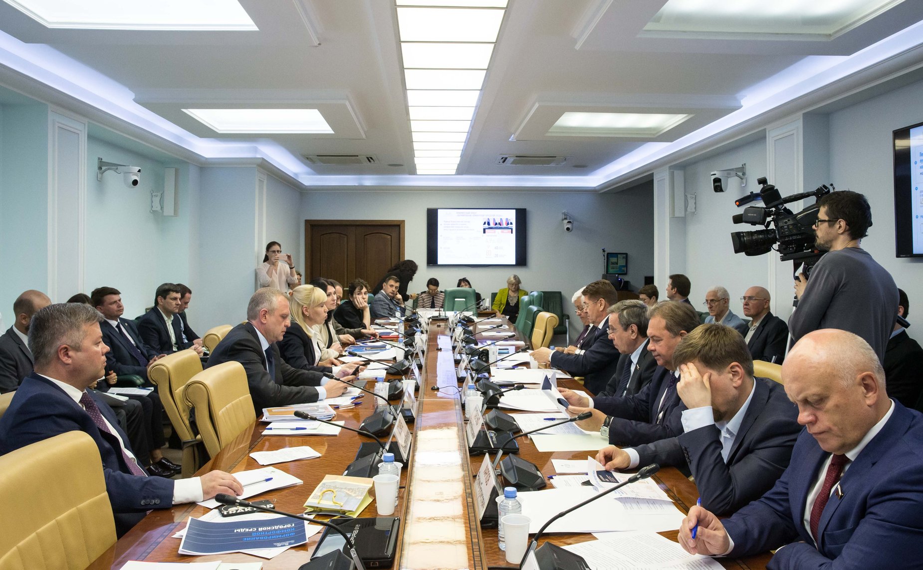 «Круглый стол» на тему «О ходе реализации проекта «Формирование комфортной городской среды»