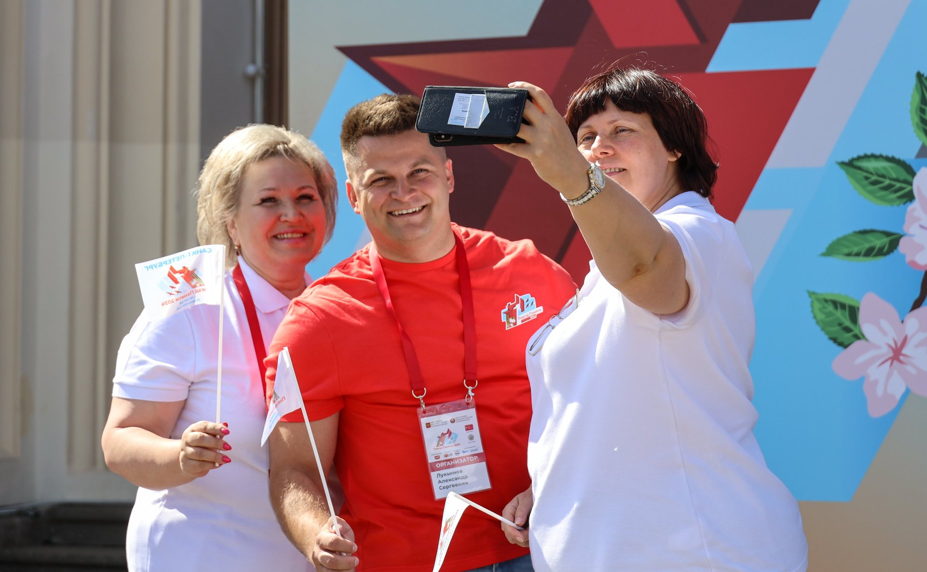 Участники культурно-образовательного проекта «Поезд Памяти» посещают город Санкт-Петербург