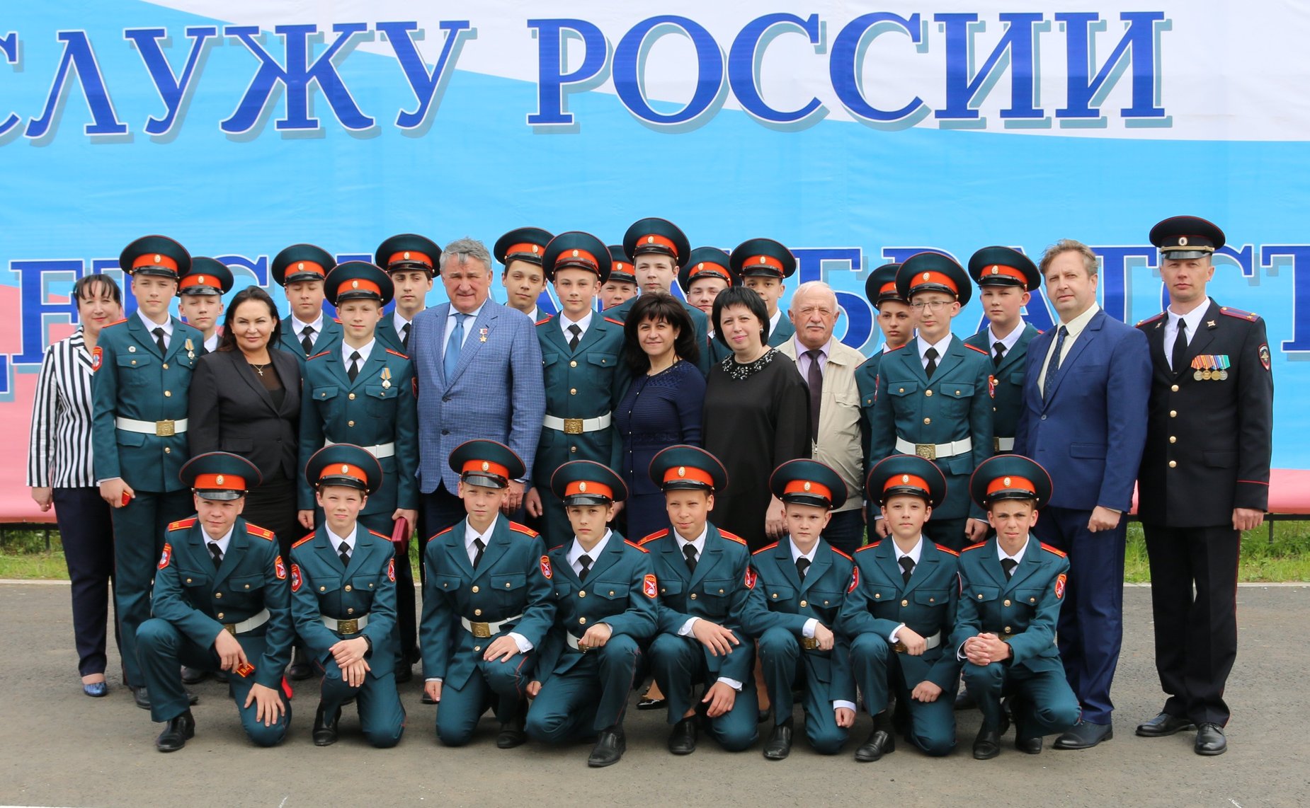 Ю. Воробьев поздравил кадетов школы «Корабелы Прионежья» с окончанием учебного года