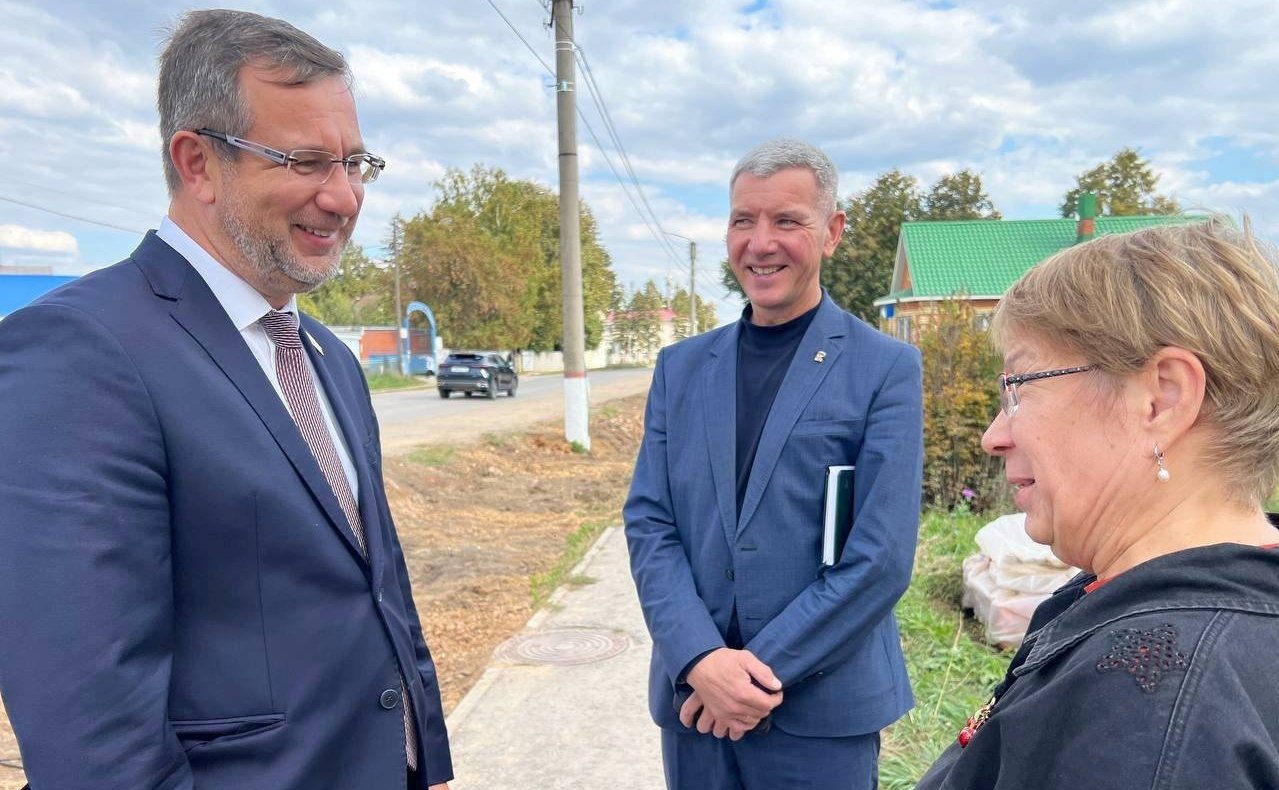 Николай Владимиров проинспектировал объекты культуры, которые строятся и модернизируются в Урмарском муниципальном округе