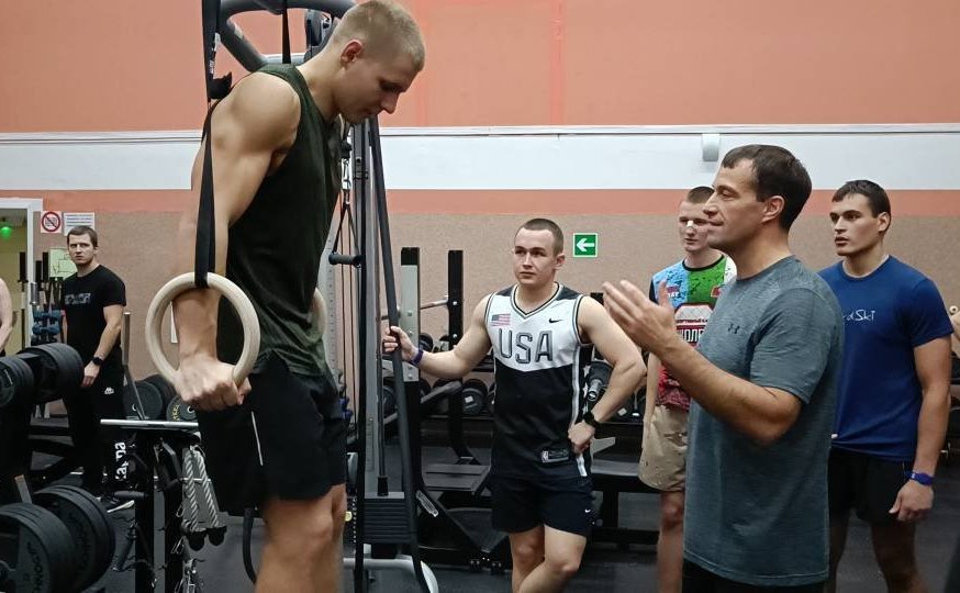 Эдуард Исаков провел тренировку студентам Югорского государственного университета (ЮГУ)