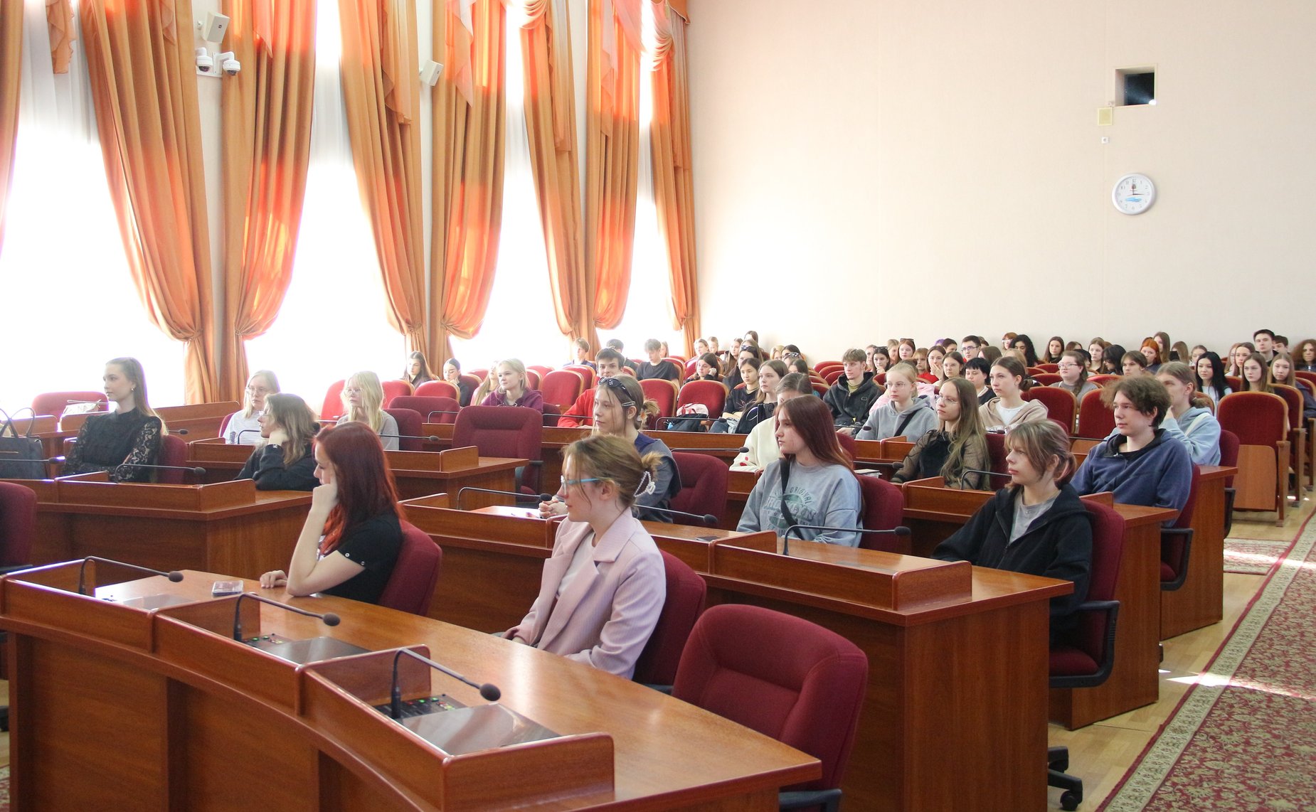 Роман Маслов вместе с Молодежным парламентом города Череповца и АНО «Наука любви к Отечеству» дал старт новому образовательному проекту «История без вымысла», направленному на сохранение истории нашей страны