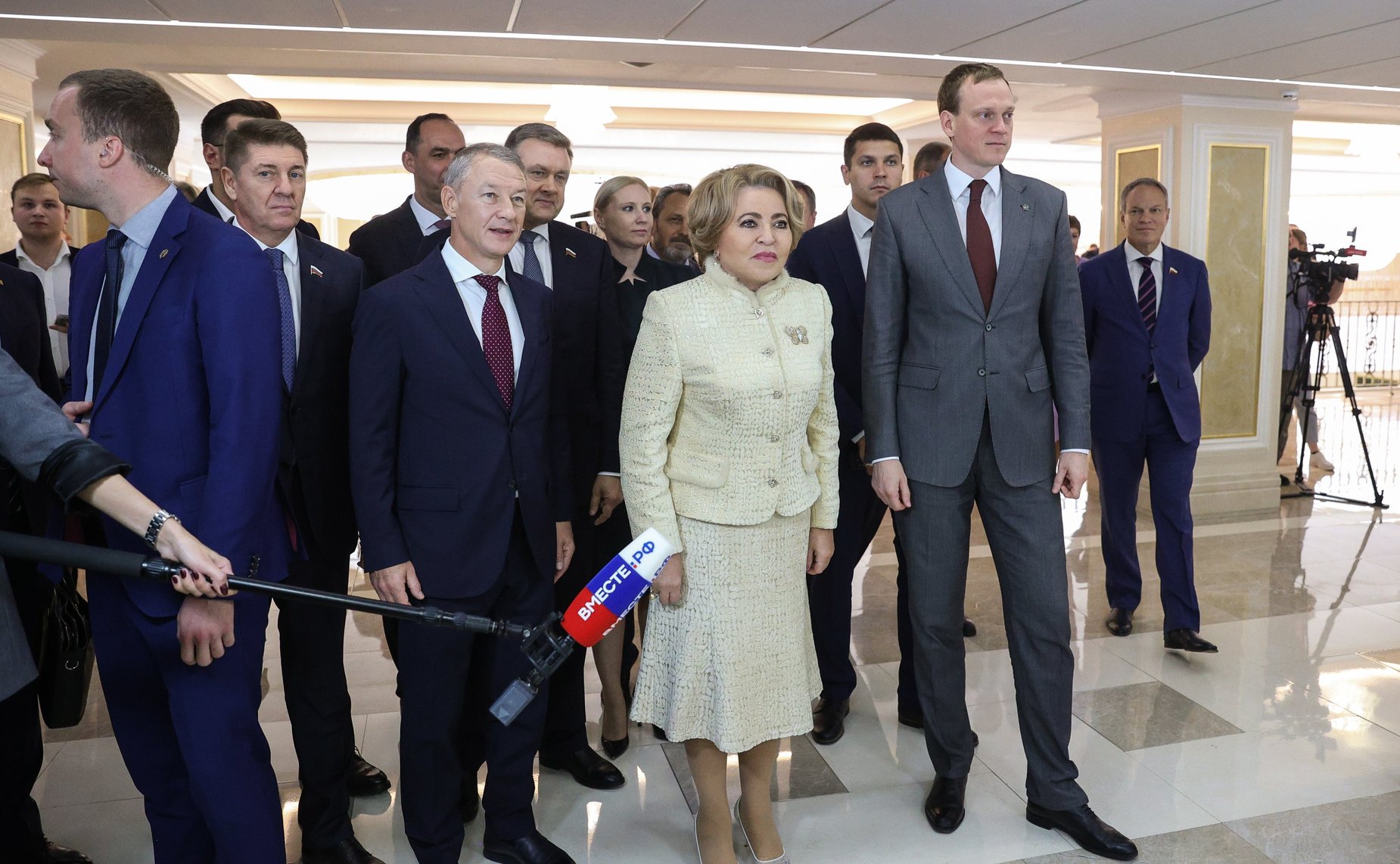 Валентина Матвиенко и Павел Малков осмотрели выставку, посвященную истории и перспективам развития Рязанской области