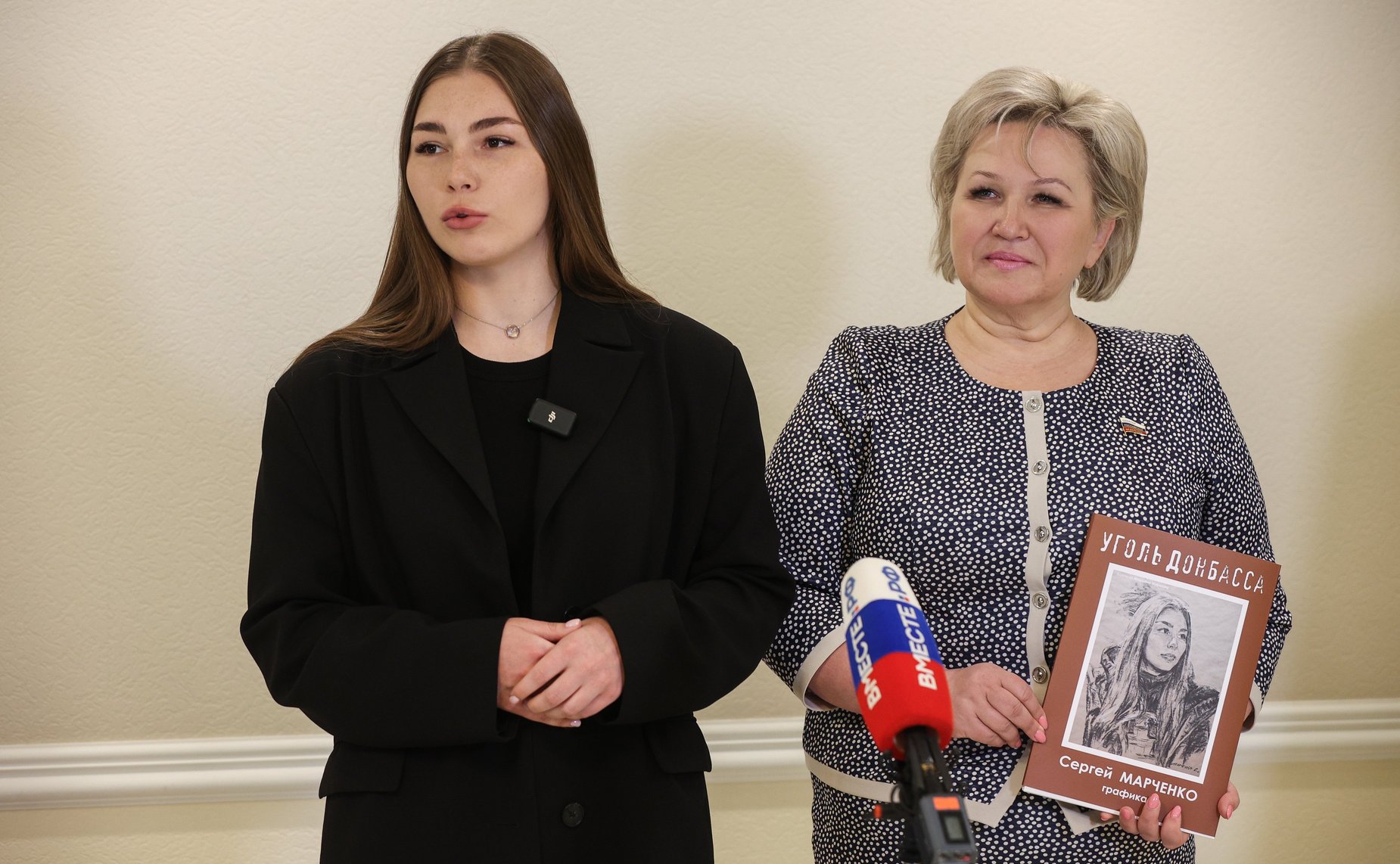 В Совете Федерации открылась выставка «Уголь Донбасса» работ Сергея Марченко
