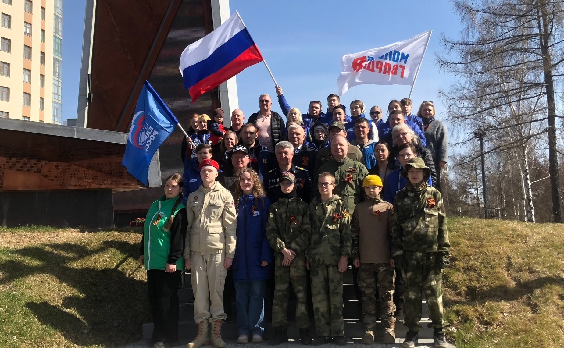 Виктор Шептий принял участие в автопробеге в честь Дня Победы в Екатеринбурге