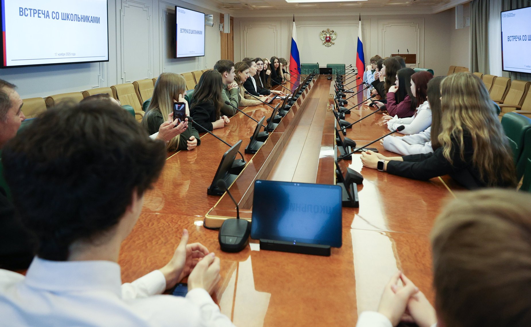 Наталья Комарова провела встречу с учащимися 10–11 класса