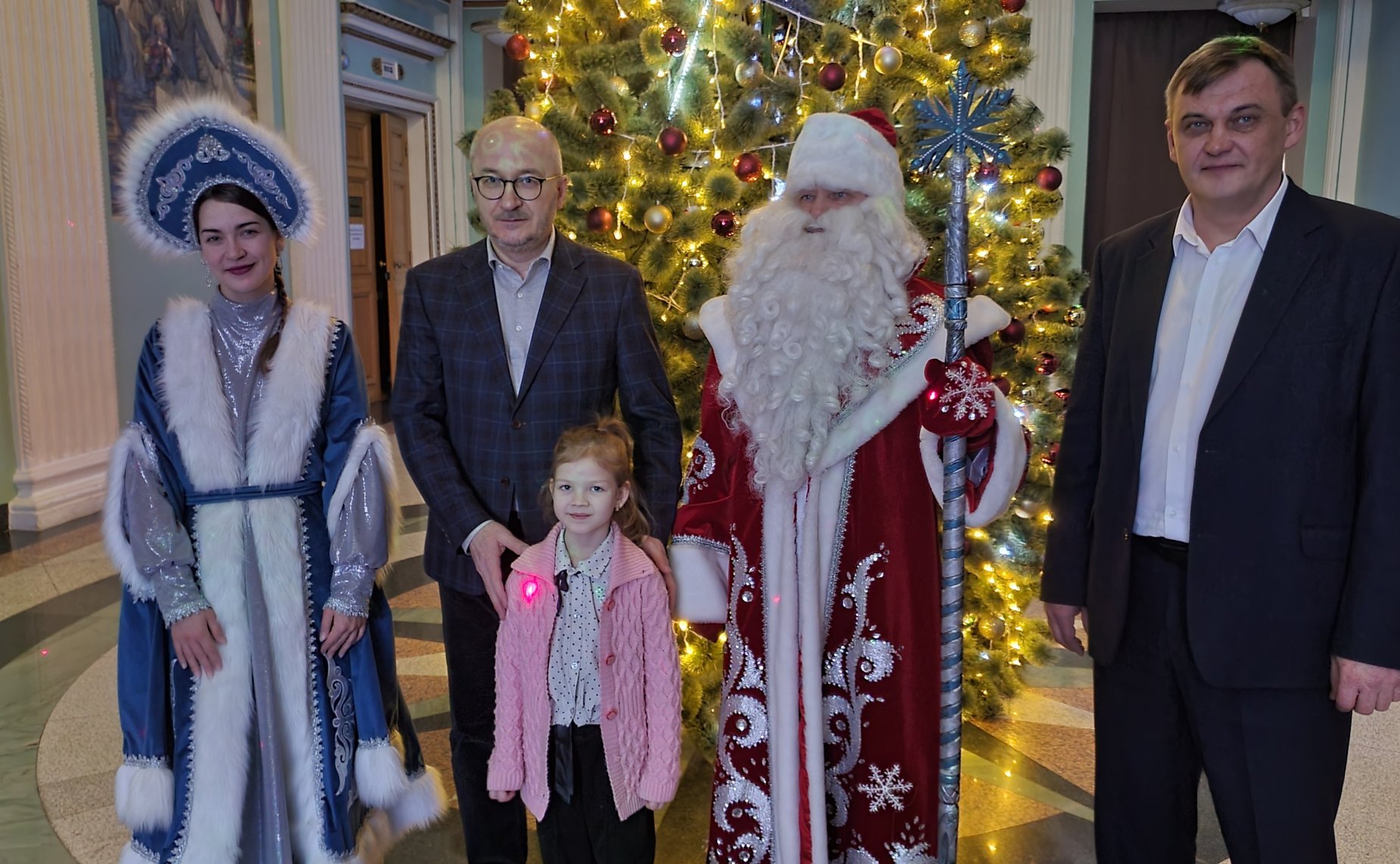 Олег Цепкин принял участие во Всероссийской благотворительной акции «Елка желаний» и исполнил мечту 7-летней Златы из города Аши