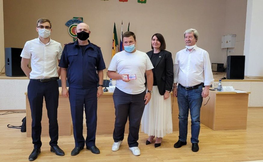 Юлия Лазуткина и руководитель регионального Следственного управления Следственного комитета России Дмитрий Матушкин совершили рабочую поездку в Никольский и Кузнецкий районы