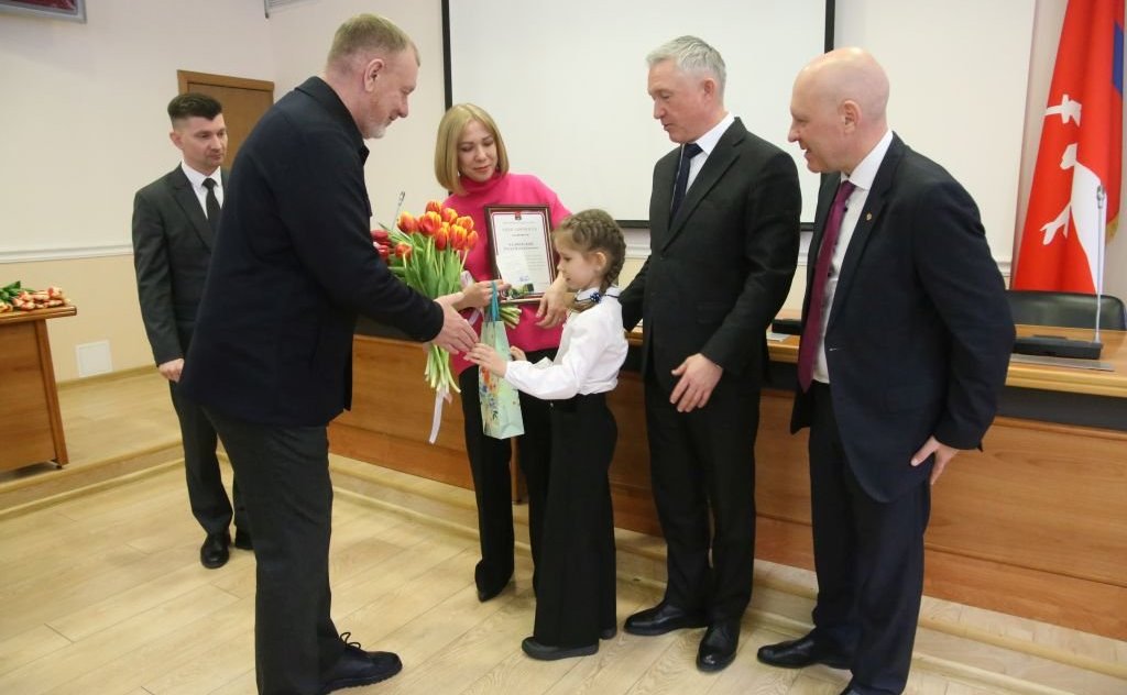 Сергей Горняков поздравил жен участников СВО Волгоградской области с наступающим Международным женским днем