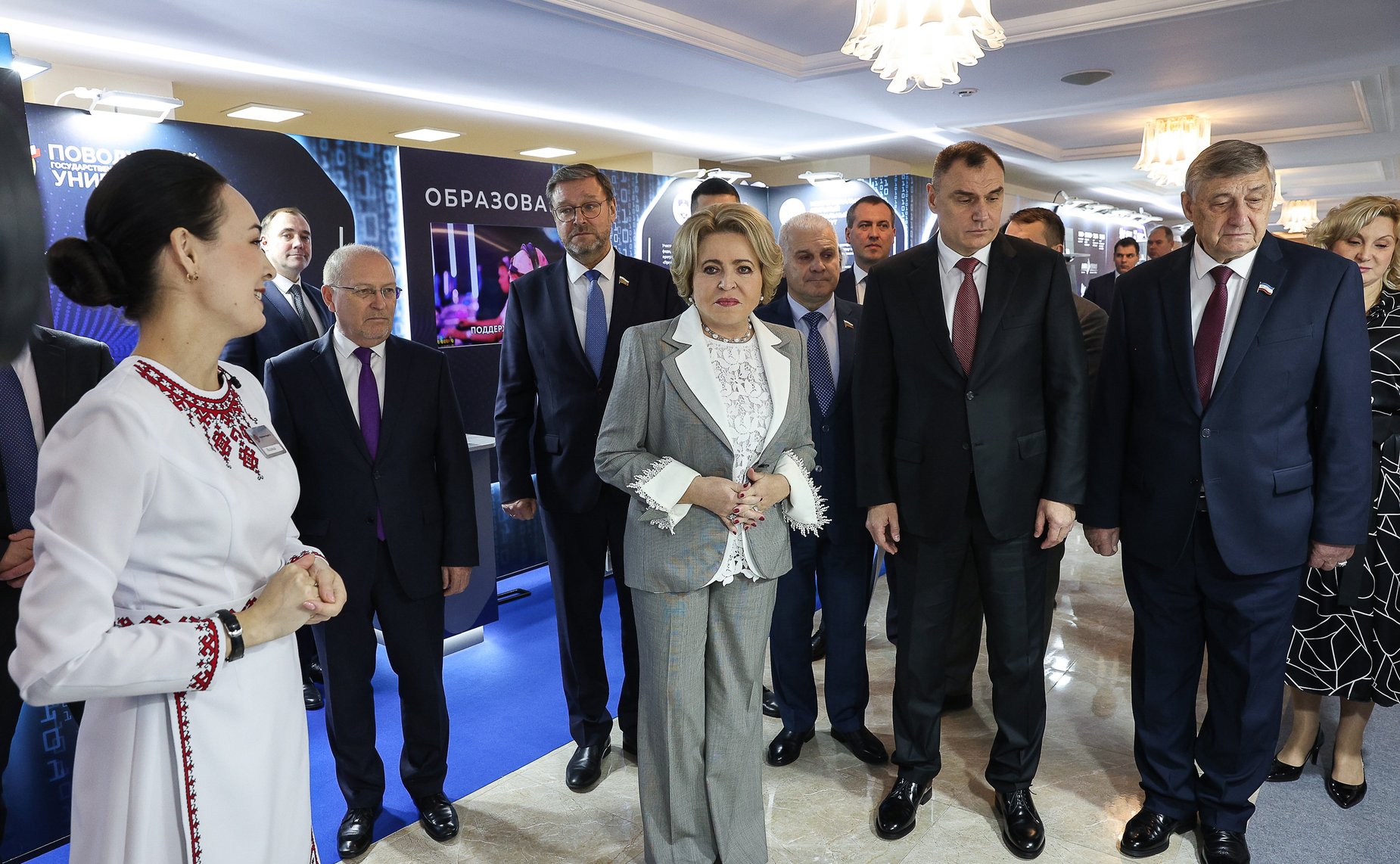 Валентина Матвиенко и Юрий Зайцев осмотрели выставку, посвященную культуре, истории и перспективным направлениям развития Республики Марий Эл